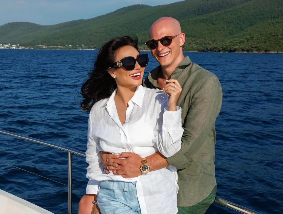 Munisa Rizayevaning eri Arseniy Toshkentga qaytdi