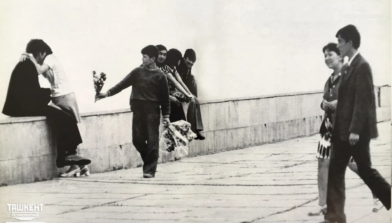 Xijolatga tushgan, lekin bexosdan porno tomosha qilish