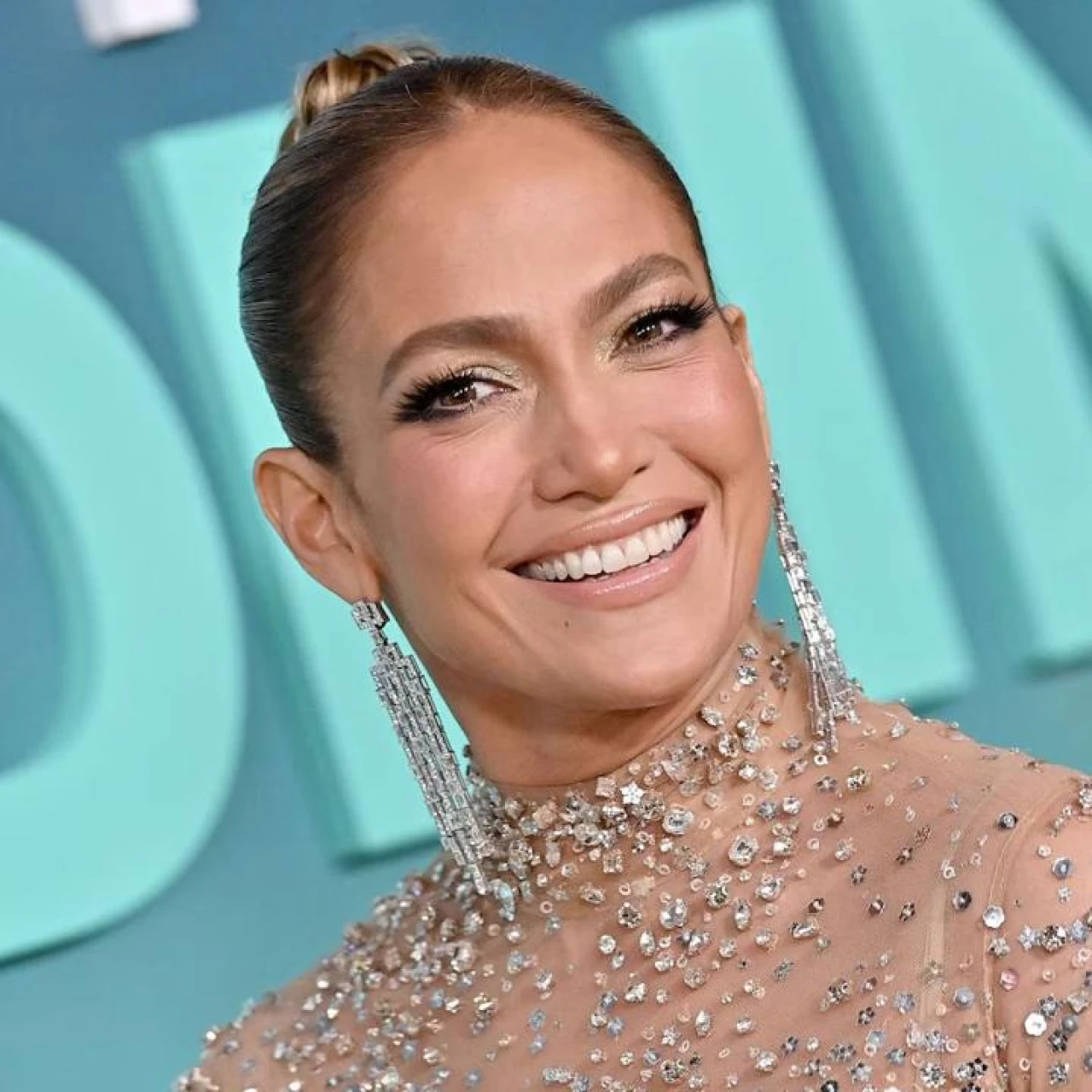 Rus keksa ayollar ishtirokidagi insest pornosini tomosha qiling. Lyubov Tixomirov qanday porno filmda rol oynagan?