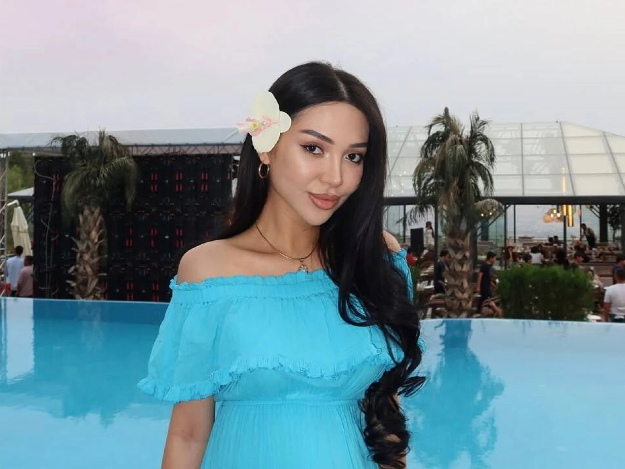 Jinsiy aloqa uchun yigitlarni qidirayotgan qizlar Seksi reklama 2011