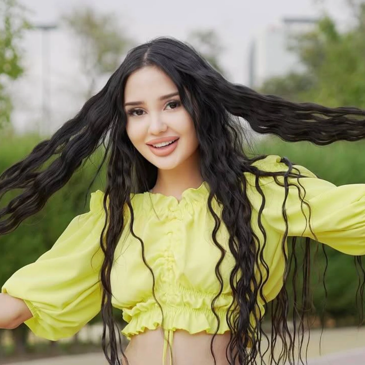 Kop lezbiyenlar bitta ayolning ogziga siyishadi