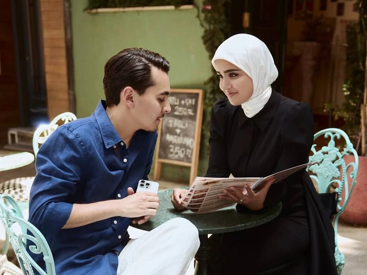 Korgazmaning modellari yalangoch va kulgili