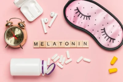Melatonin: uxlashga yordam beradimi yoki kosmetikadagi roli nimada?