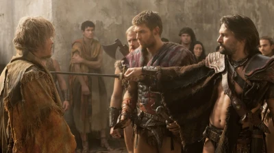 "Spartak: Qon va qum" - ehtiroslar qaynagan va gladiatorlar jangi avj olgan serial haqida