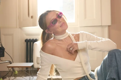 Milli Bobbi Braun Netflix romantik komediyasida rol o‘ynaydi