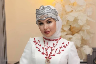 Aktrisa Feruza Normatova eri katta guldasta sovg‘a qildi