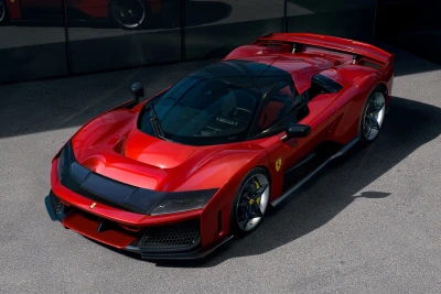 Ferrari 4 mln dollarlik yangi flagmanini namoyish etdi