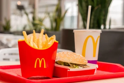 AQSHda McDonald’s burgeridan ommaviy zaharlanish va o‘lim kuzatildi